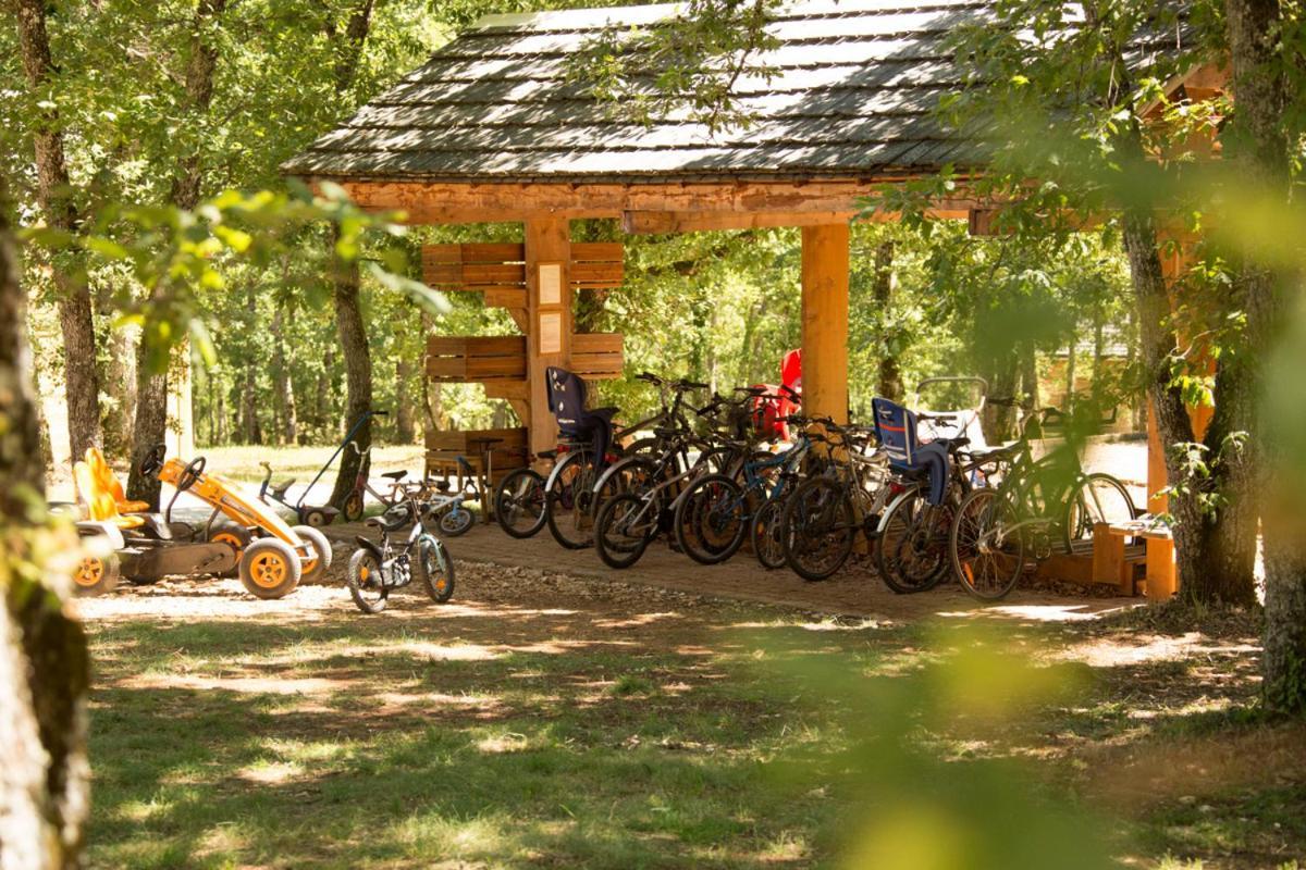 Le Bois De Faral Hotel Le Bastit Buitenkant foto